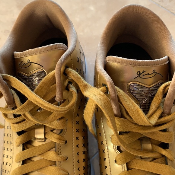 kobe x mid ext gold